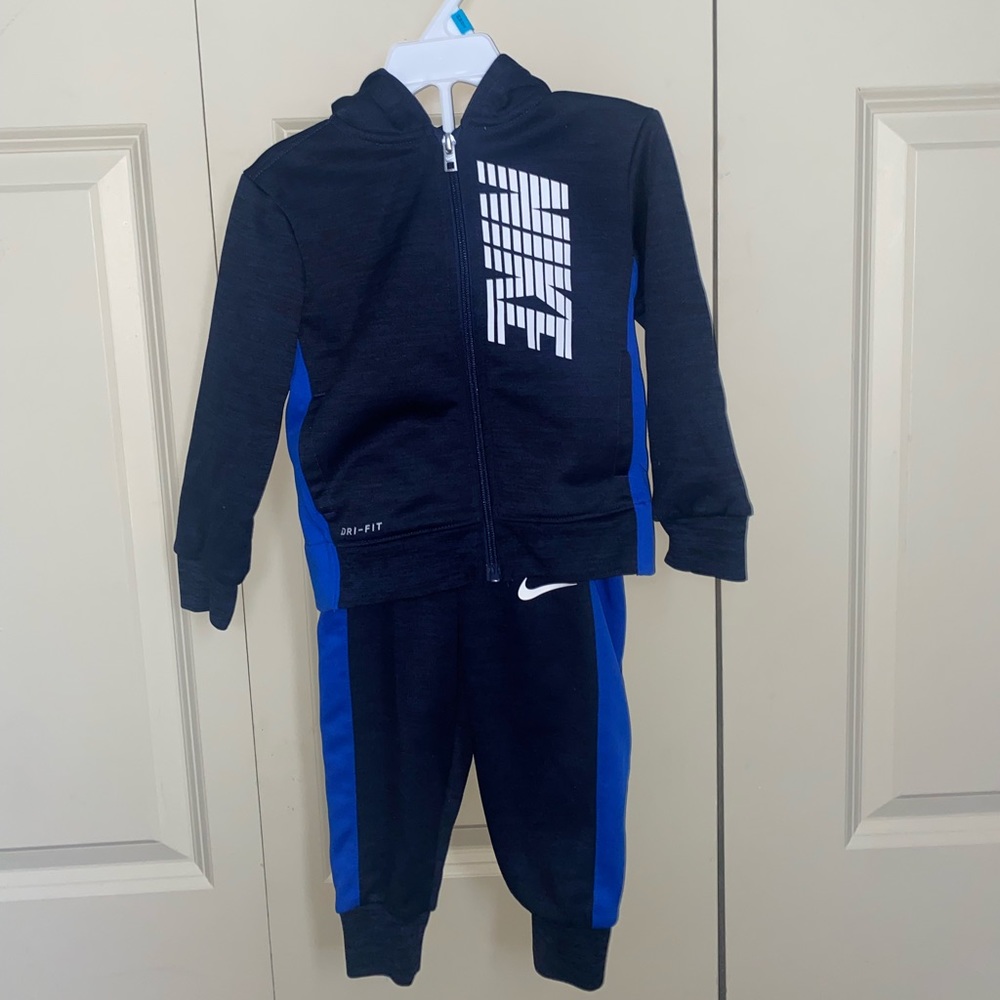 Toddler boys Nike outfit